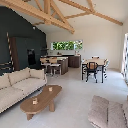 Spacious With Garden Appartamento